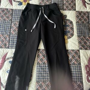 Figs Scrub Pants
Women's Black Kade - Cargo Scrub Pants - XS / Black